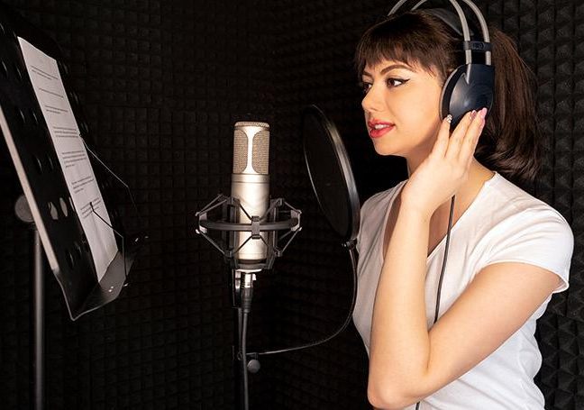 Professional Latvian voice over recording studio